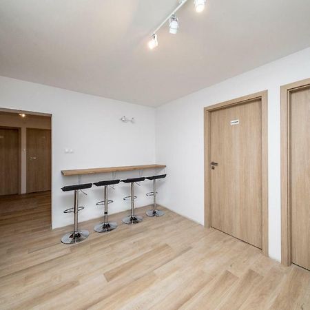 6 Cities Rooms Варшава Екстер'єр фото