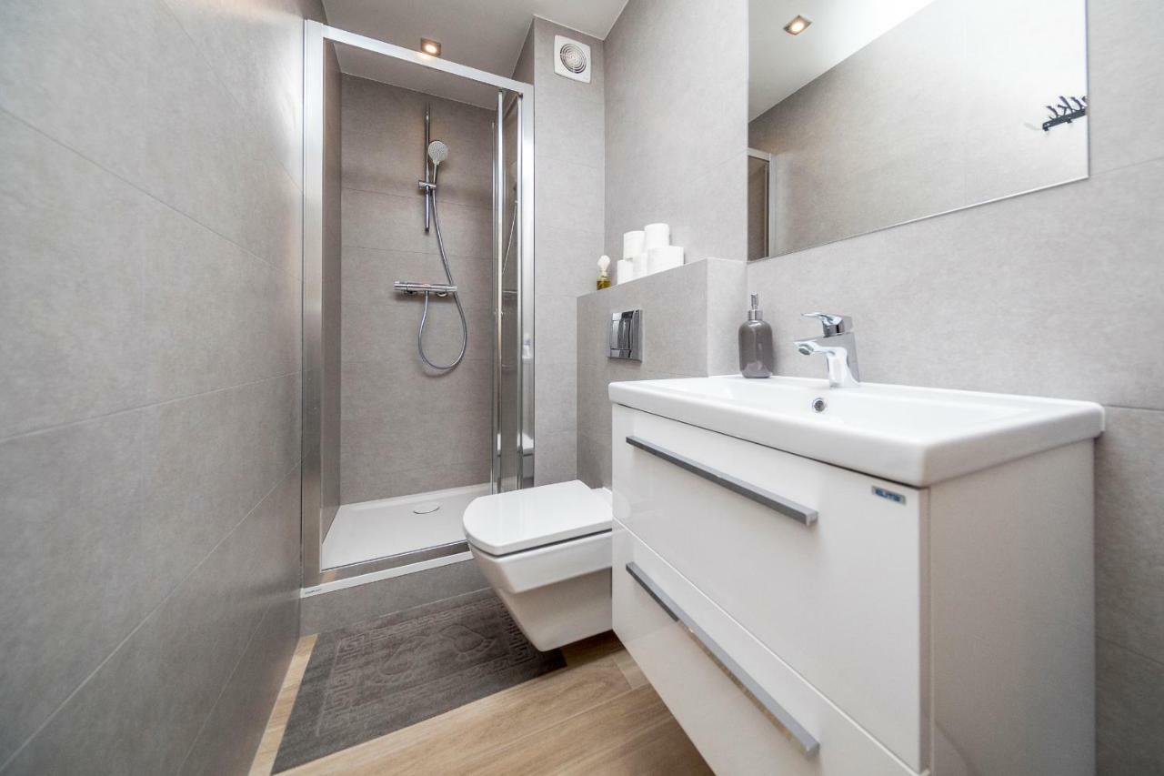 6 Cities Rooms Варшава Екстер'єр фото