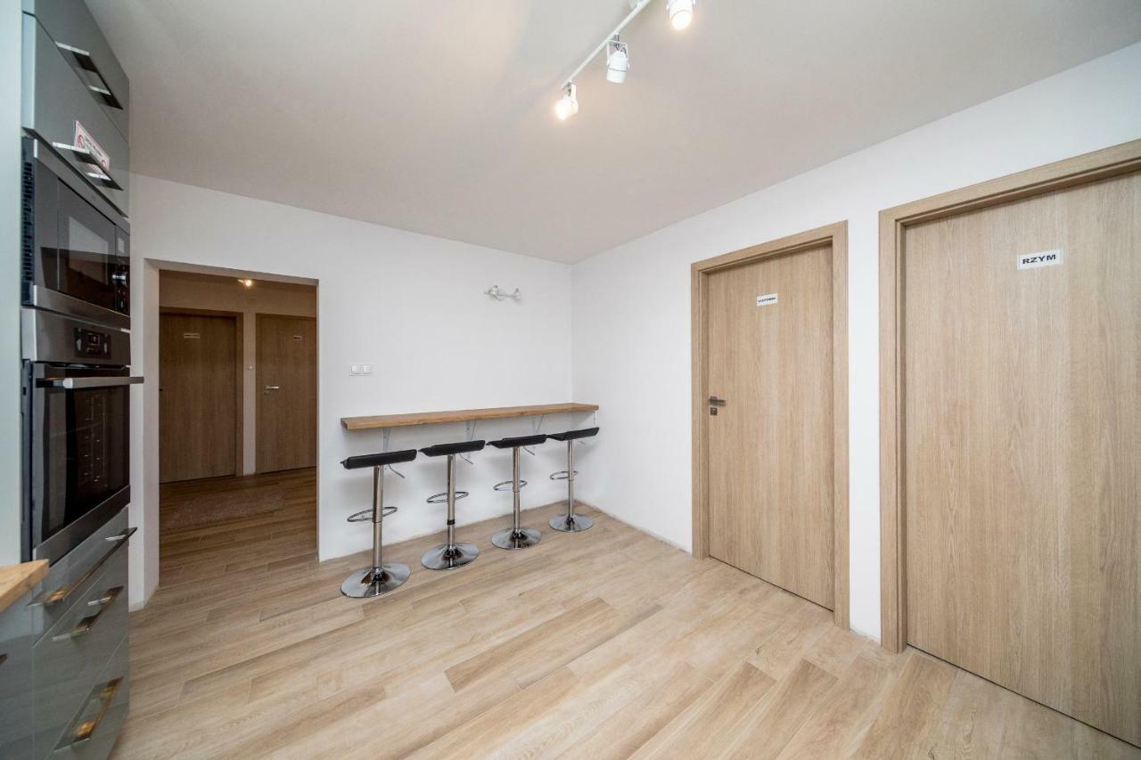 6 Cities Rooms Варшава Екстер'єр фото