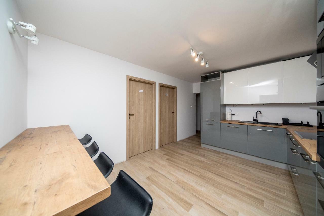 6 Cities Rooms Варшава Екстер'єр фото
