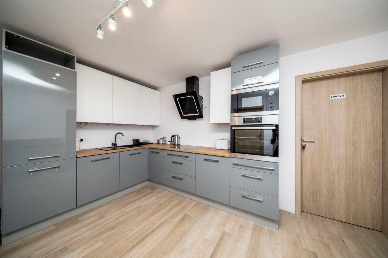 6 Cities Rooms Варшава Екстер'єр фото