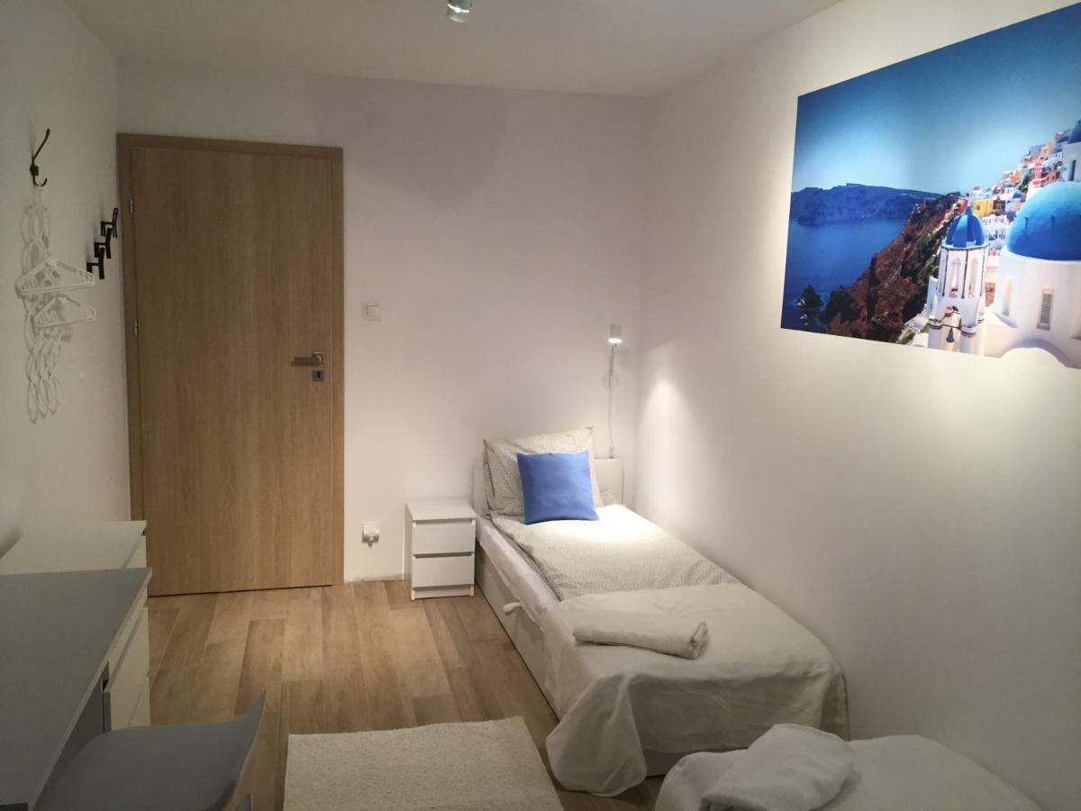 6 Cities Rooms Варшава Екстер'єр фото